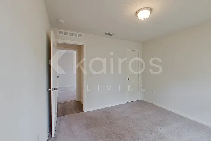 80 Pheasant Dr — Photo 3