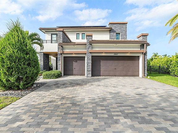 2nd image of 10617 N Lago Vista Circle