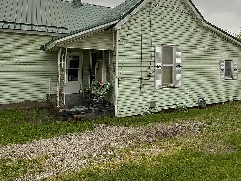 578 S Court St — Photo 2