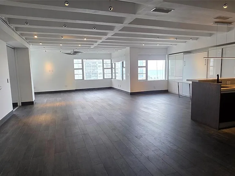 5255 Collins Ave #7G — Photo 7