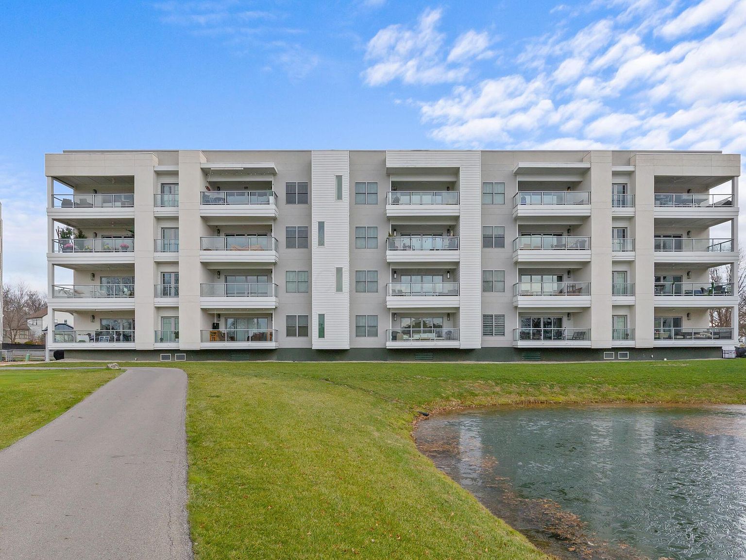 5211 Highpointe Lakes Dr #7402