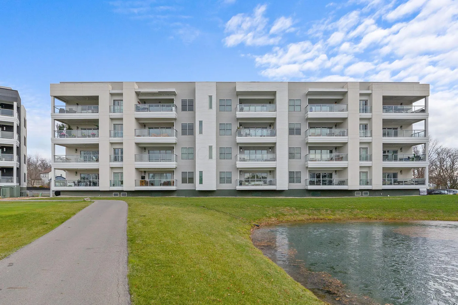 5211 Highpointe Lakes Dr #7402 photo 1