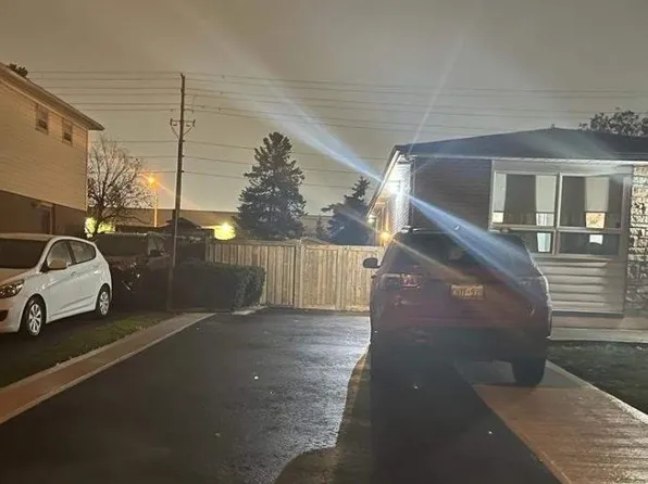 18 Finsbury Dr #Basement, Brampton, ON L6T 3P9