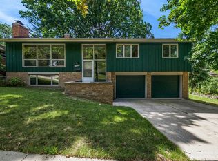 1455 Covington Dr, Ann Arbor, MI 48103