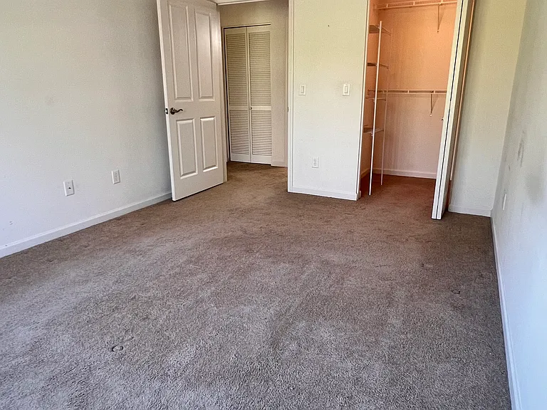 26 Schoolhouse Dr #204 — Photo 28