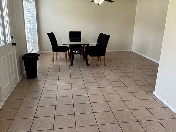 5th image of 1104 Sierra Dr