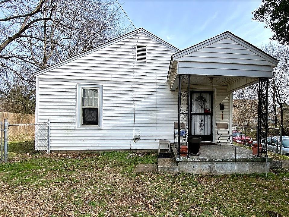 2nd image of 275 Scott St