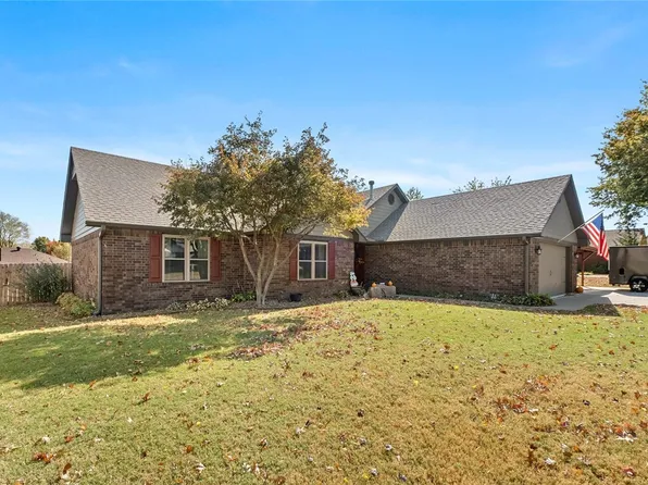 1807 Willard St, Springdale, AR 72762