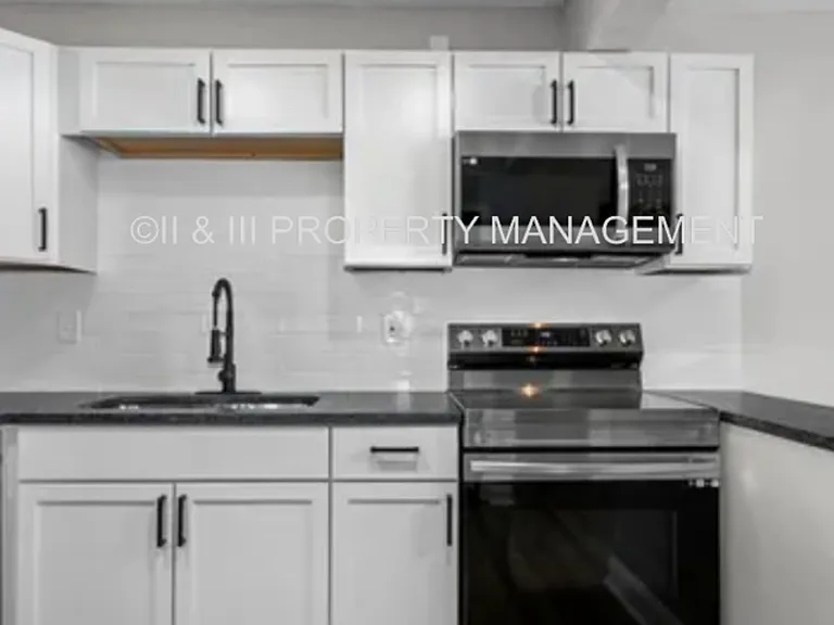 1505 W 25th Ct #B3 — Photo 8