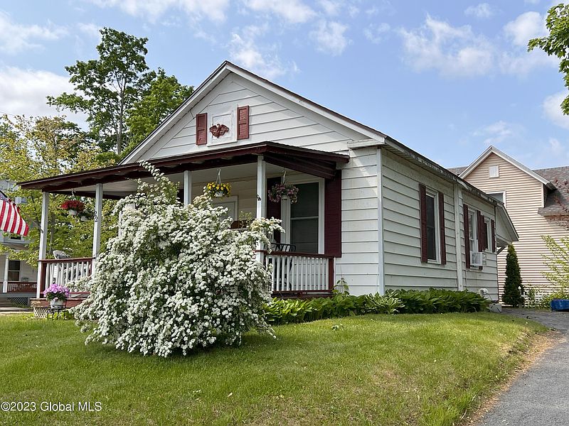 3rd image of 22 Hudson Street