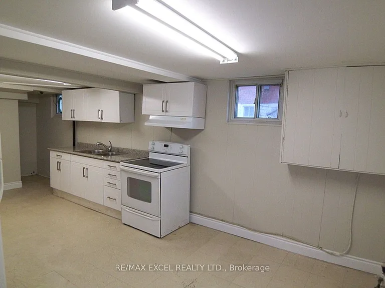 1284 Pharmacy Ave #BASEMENT — Photo 5