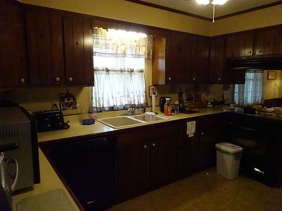 3rd image of 4545 Brockland Dr