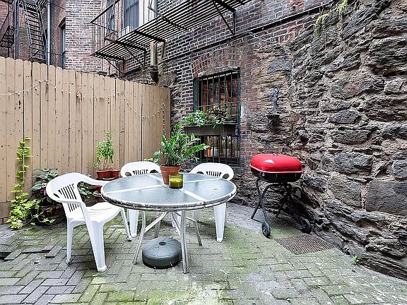3rd image of 949 Columbus Ave #1