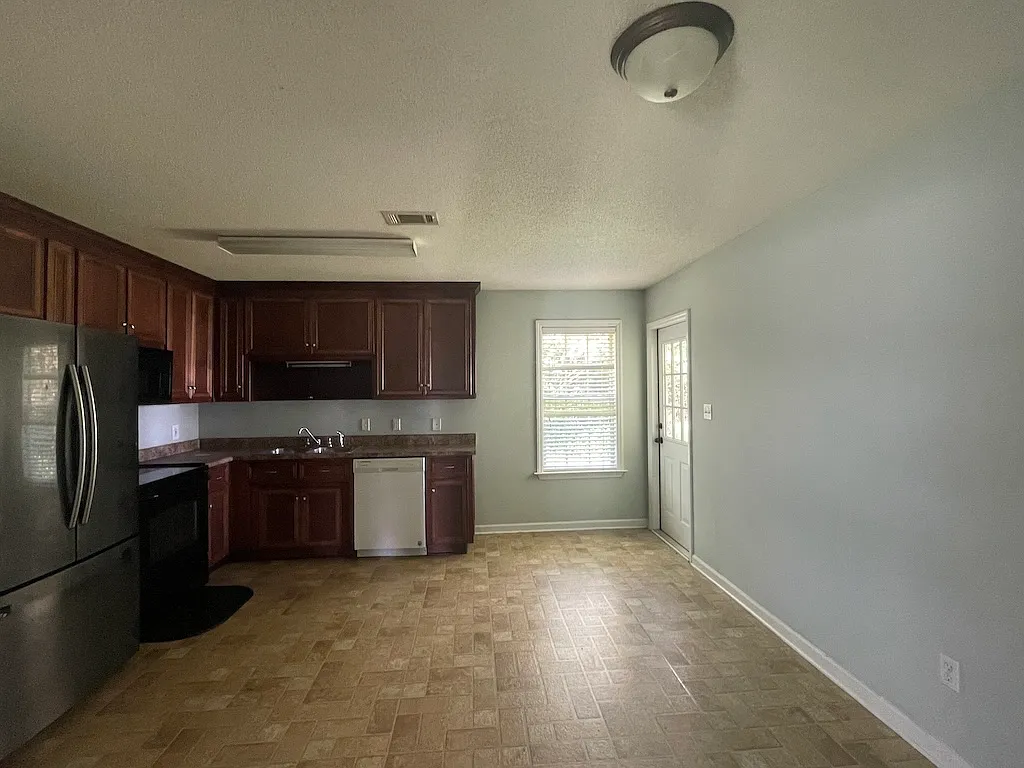 1424 San Bernardino Way - 1 — Photo 2