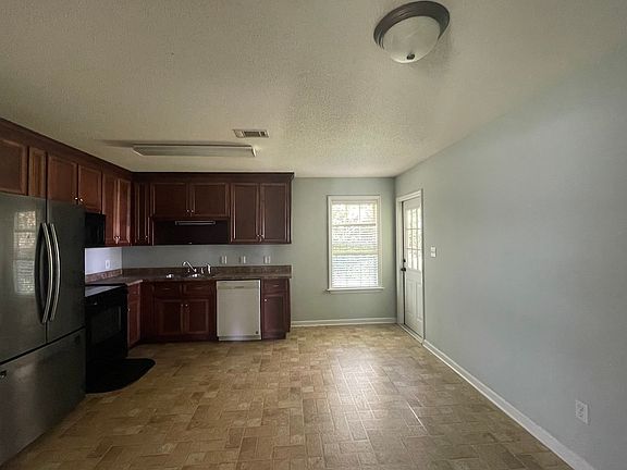 2nd image of 1424 San Bernardino Way