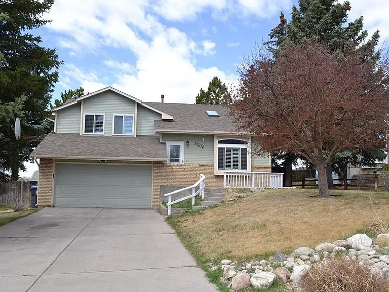 5200 Newland Ave — Photo 3