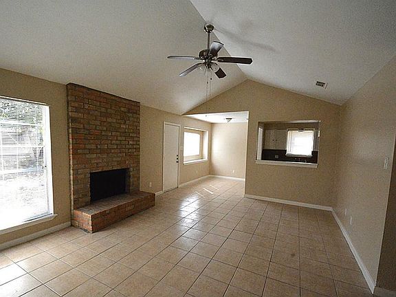 3rd image of 8710 Croteau Dr