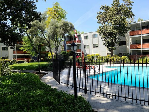 5th image of 3255 Julliard Dr #221