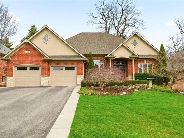 49 Rockcliffe Rd, Hamilton, ON L9H 7H5