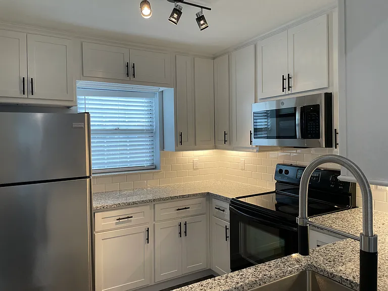 1463 Bobolink Pl — Photo 8