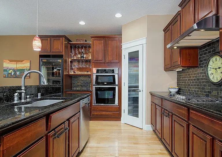 4 bed, 2.5 bath, 2175 sqft, $3,200 — Photo 3