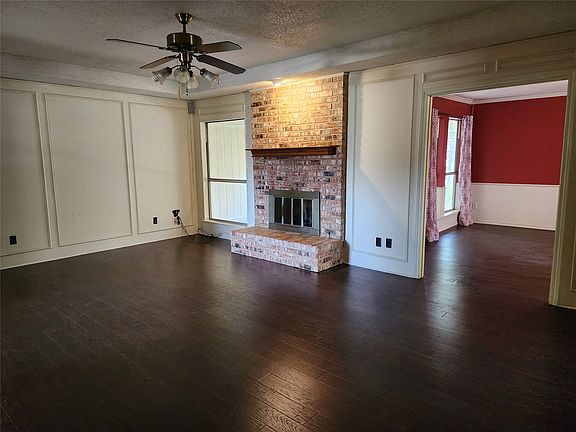 4th image of 1201 Dandelion Dr