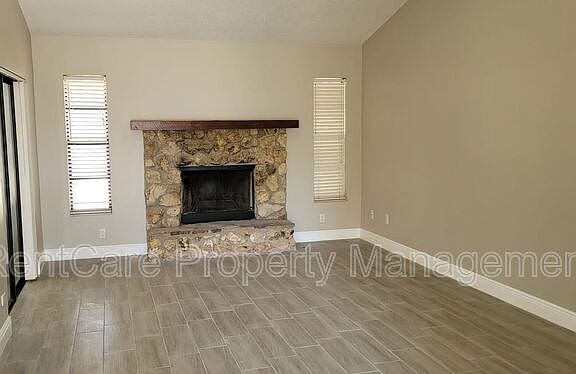 3rd image of 2912 Amroth Pl
