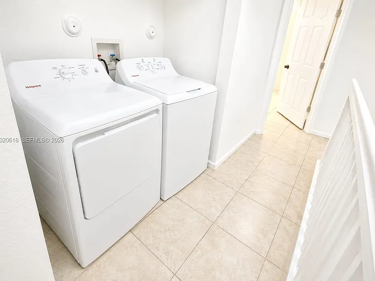 7931 Tuscany Ct #7931 — Photo 9