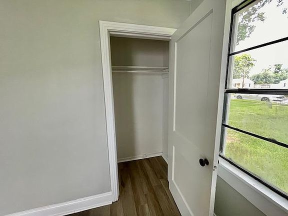 2nd image of 105 Magnolia Ct #105