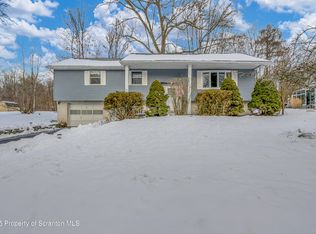 34 White Birch Ln, Dalton, PA 18414