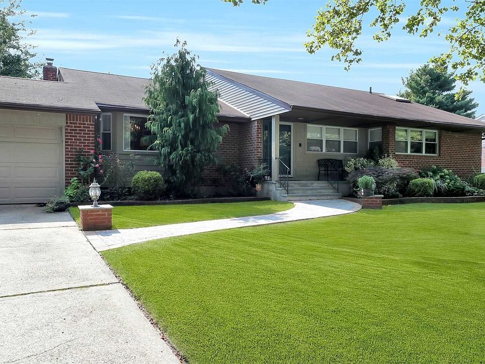 1st image of 619 Oakwood Ct