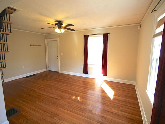 3130 Navajo - living room
