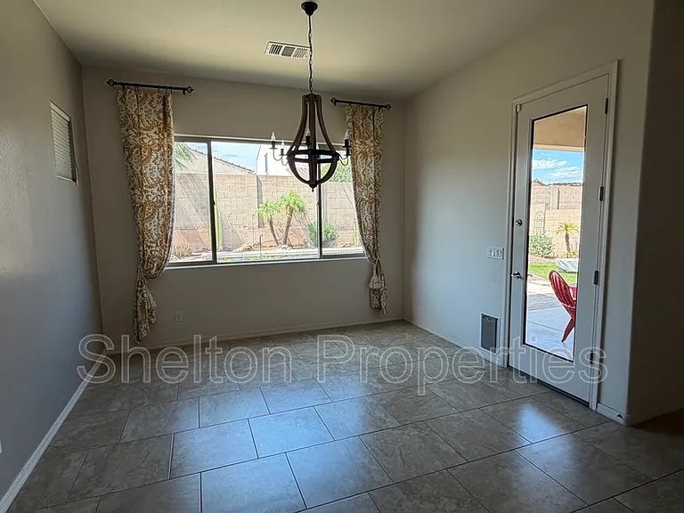 20516 W Legend Trl — Photo 3