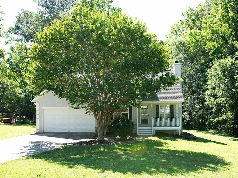 85 McIntosh Estates Dr — Photo 3