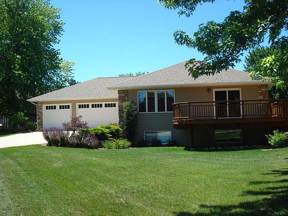 2nd image of 909 6th St