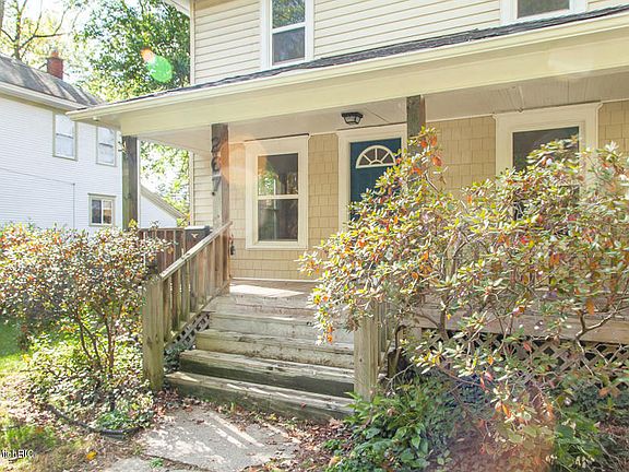 2nd image of 267 Chestnut St