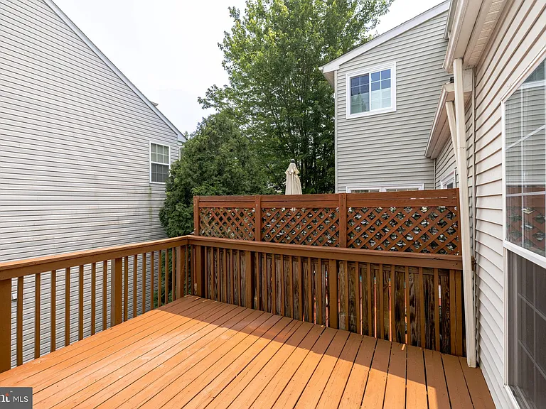5319 Waldo Dr — Photo 24