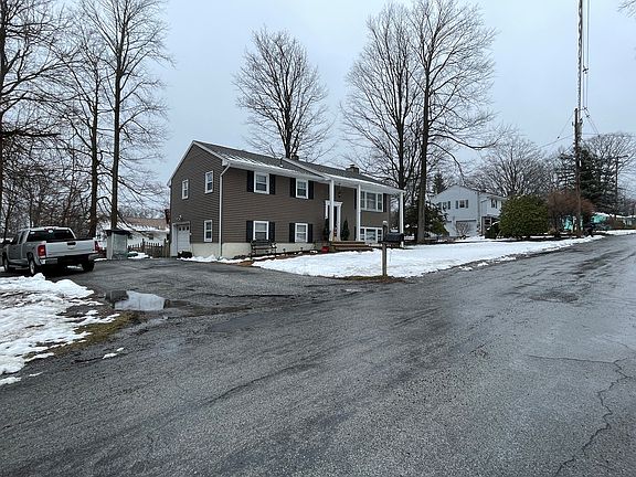 3rd image of 14 W Lakeview Rd