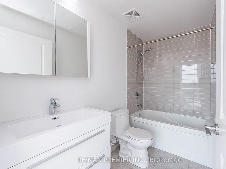 8 Rouge Valley Dr W #1211B — Photo 27