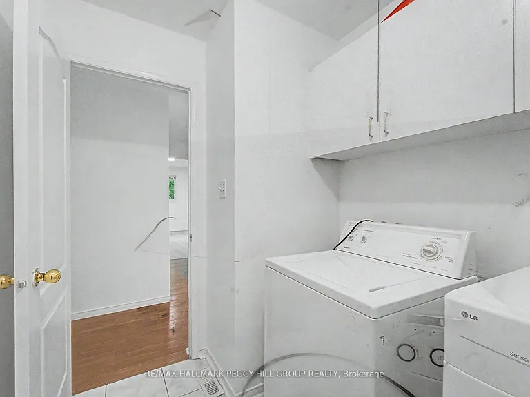 332 Harvie Rd #UPPER — Photo 11