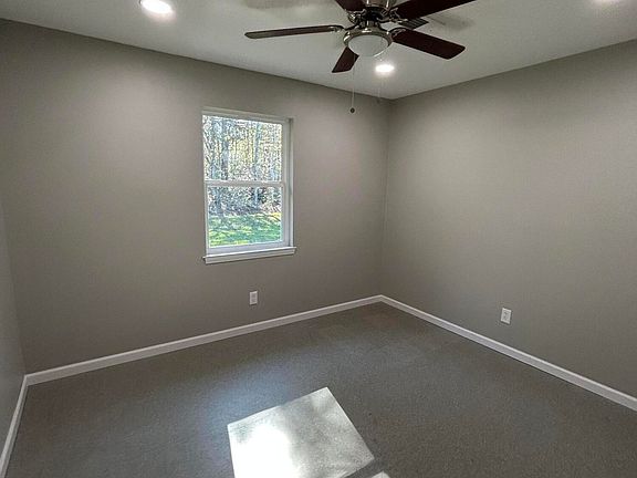 5th image of 1010 Telly Rd #B