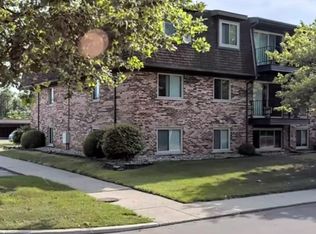 409 Riviera Dr, Saint Clair Shores, MI