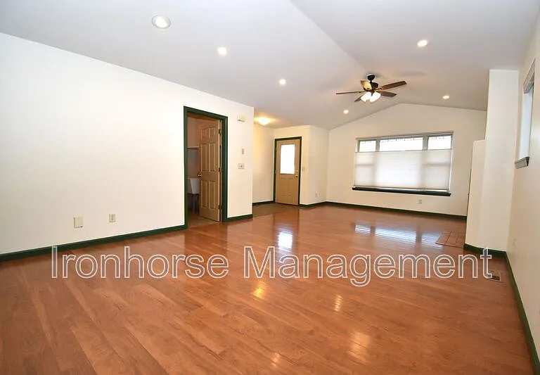 502 Sanders Ave — Photo 6