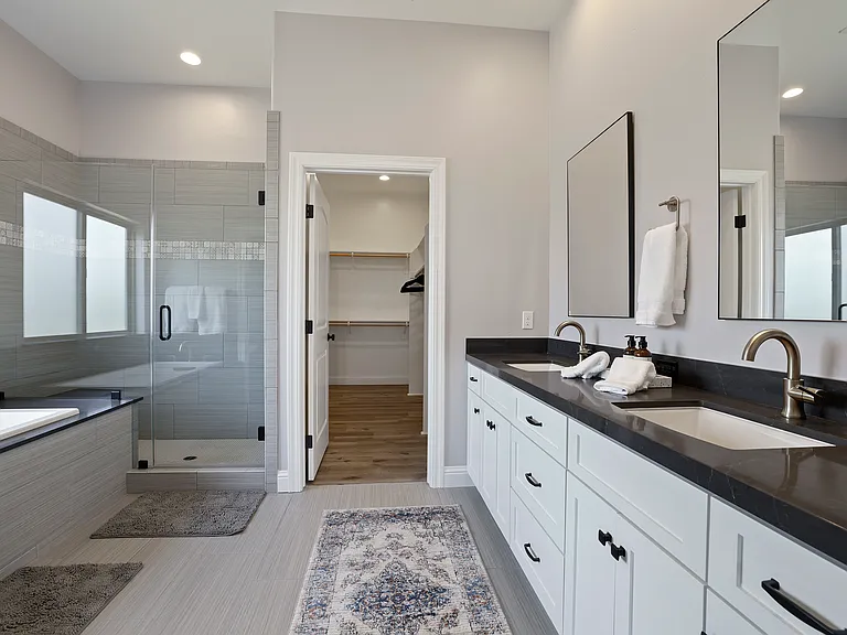 9403 E Jahant Rd — Photo 10