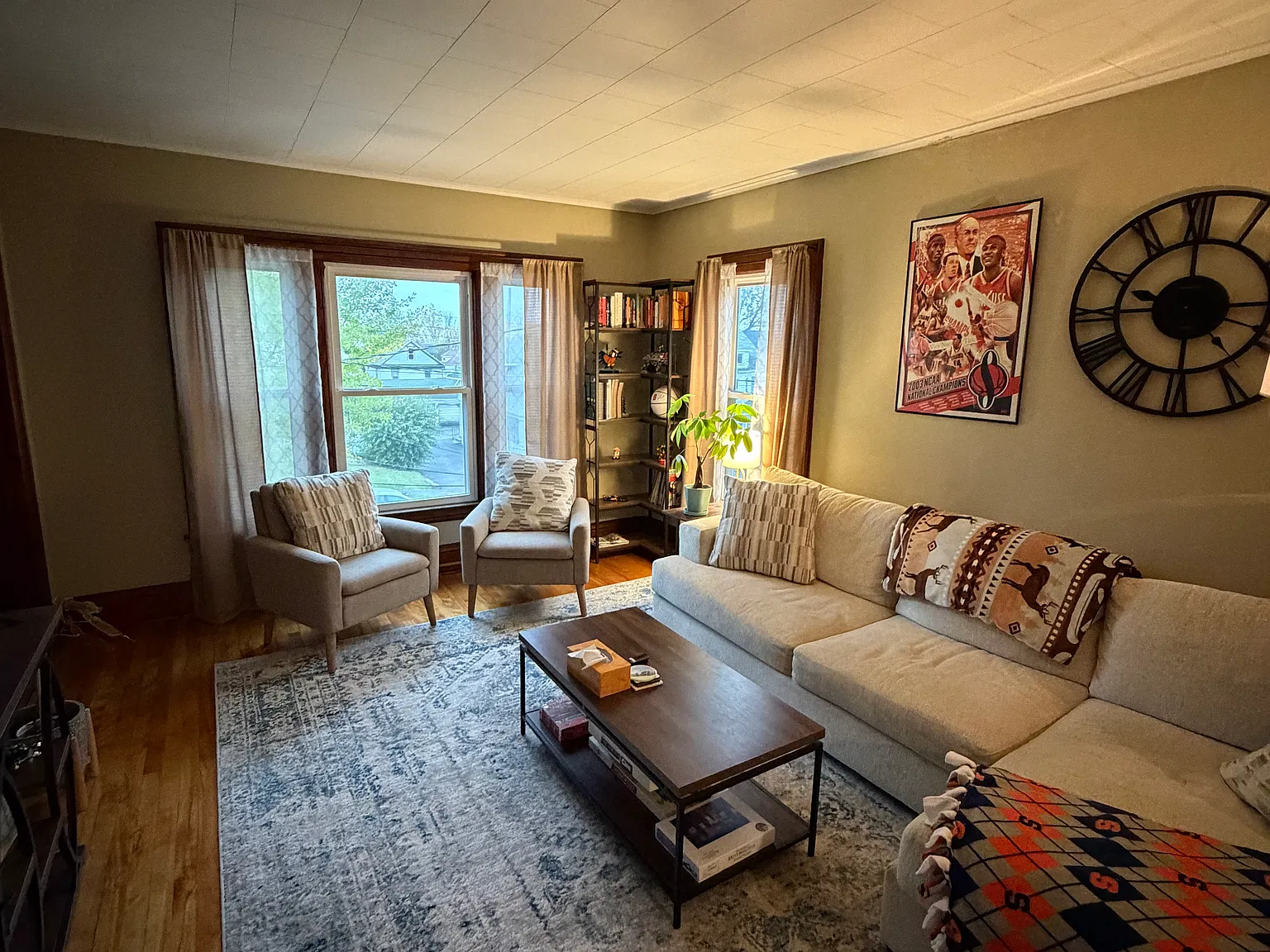 3 bed, 1200 sqft, $1,800 — Photo 3