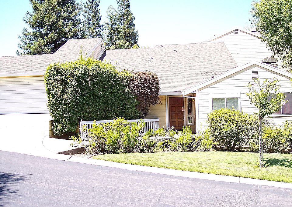1st image of 171 Valley Oak Dr