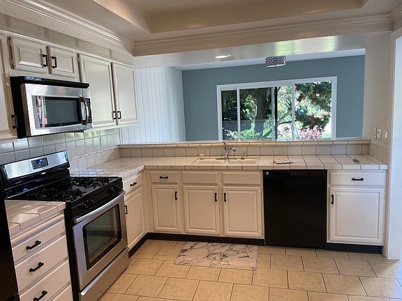 3rd image of 1030 Santa Helena Park Ct