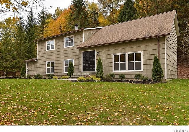 1st image of 2562 Barry Ct