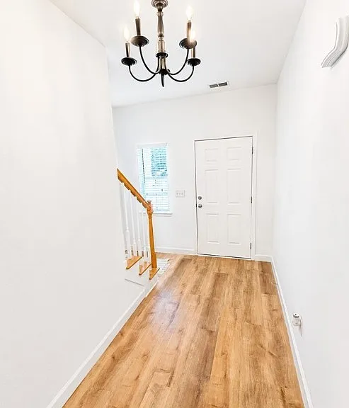 105 Orkney Rd — Photo 2
