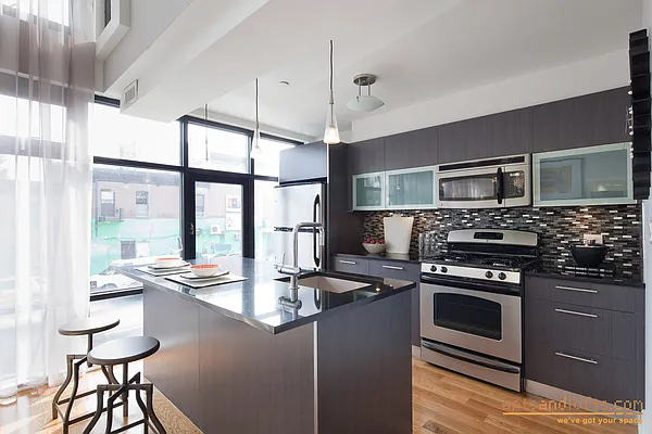 Rented by aptsandlofts.com | media 29